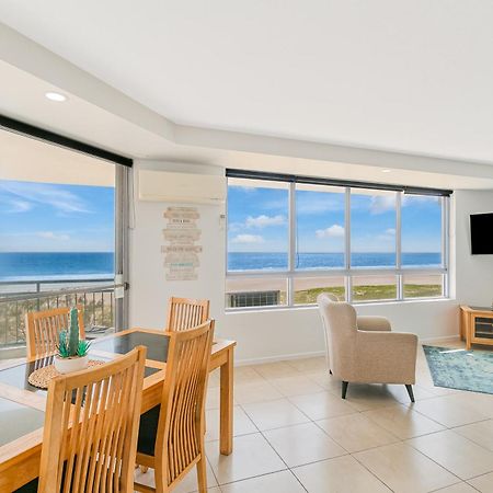 Oceanside Resort - Absolute Beachfront Apartments Gold Coast Exterior foto