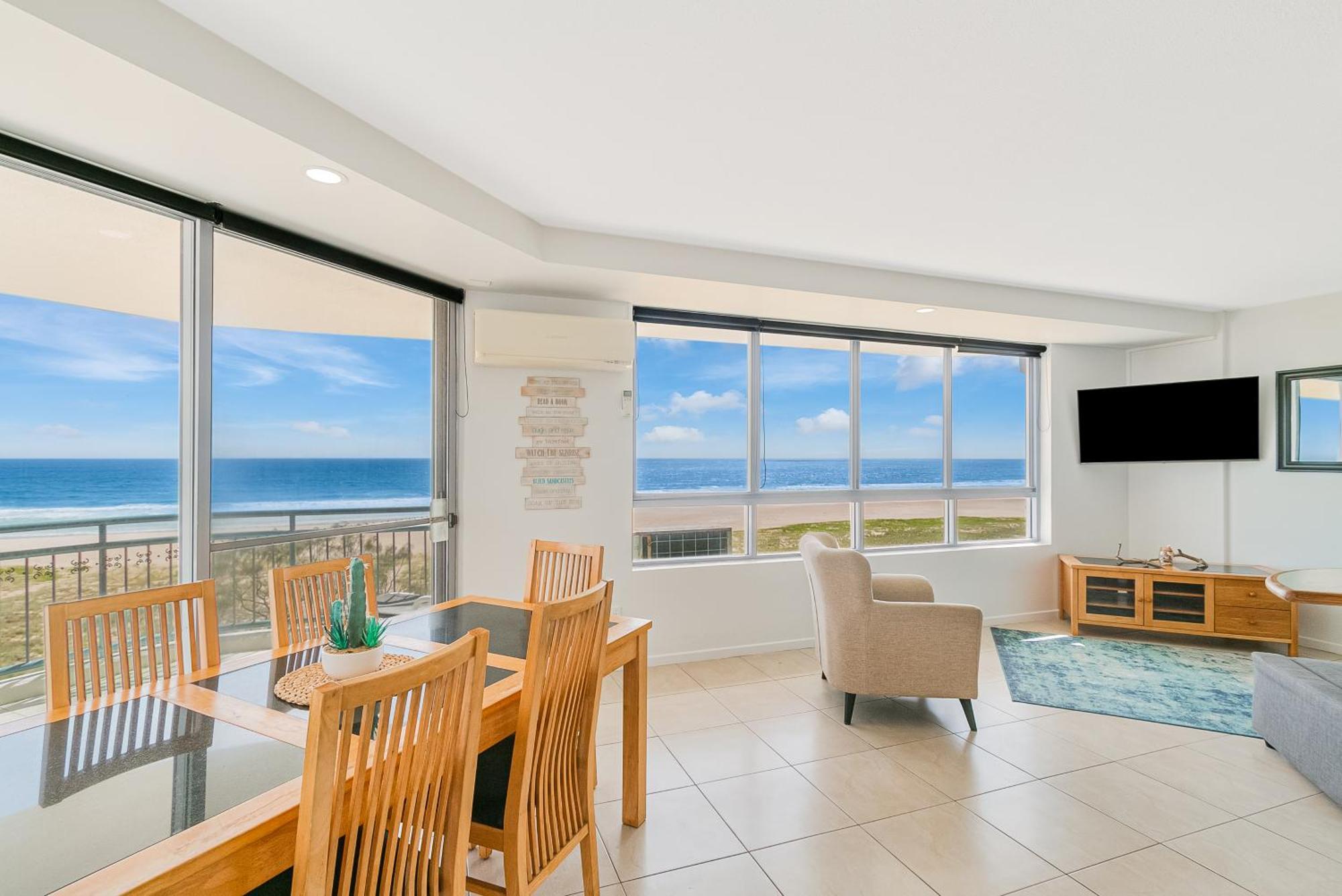 Oceanside Resort - Absolute Beachfront Apartments Gold Coast Exterior foto