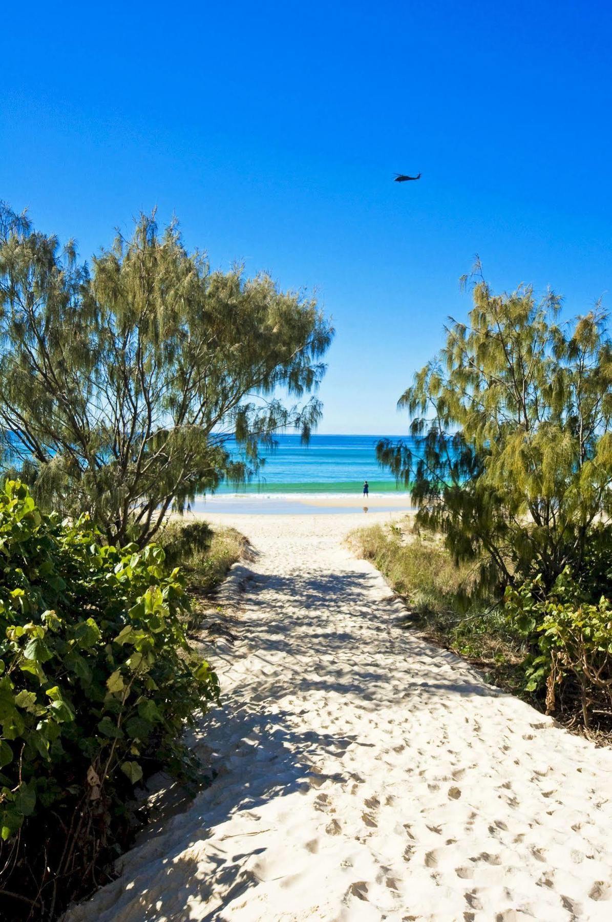 Oceanside Resort - Absolute Beachfront Apartments Gold Coast Exterior foto