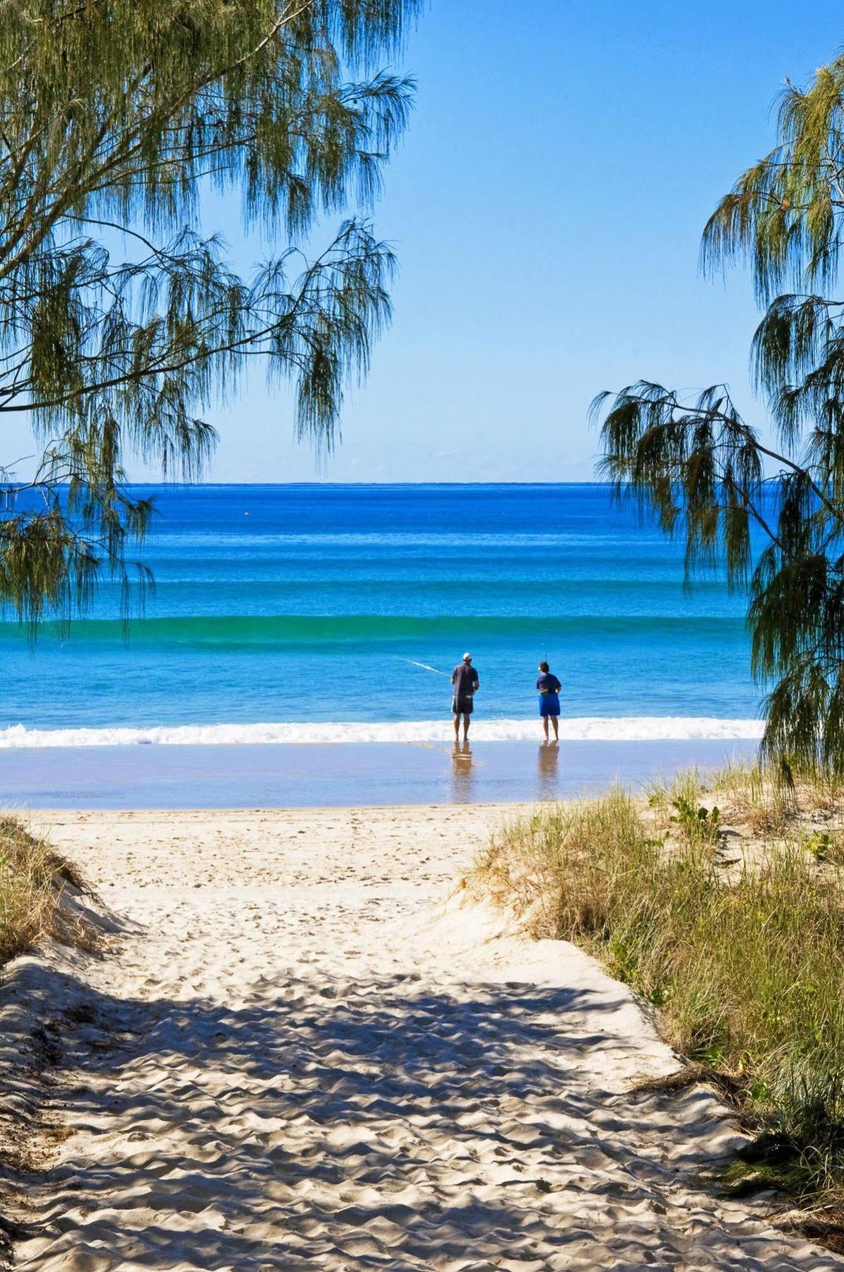 Oceanside Resort - Absolute Beachfront Apartments Gold Coast Exterior foto